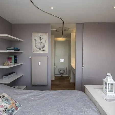 Res Helix 1slp App Zeezicht En Parking Apartmán *